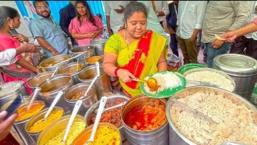 The Weekend Leader - Telangana CM Revanth Reddy Steps in to Allow Kumari Aunty's Stall to Remain at Durgam Cheruvu