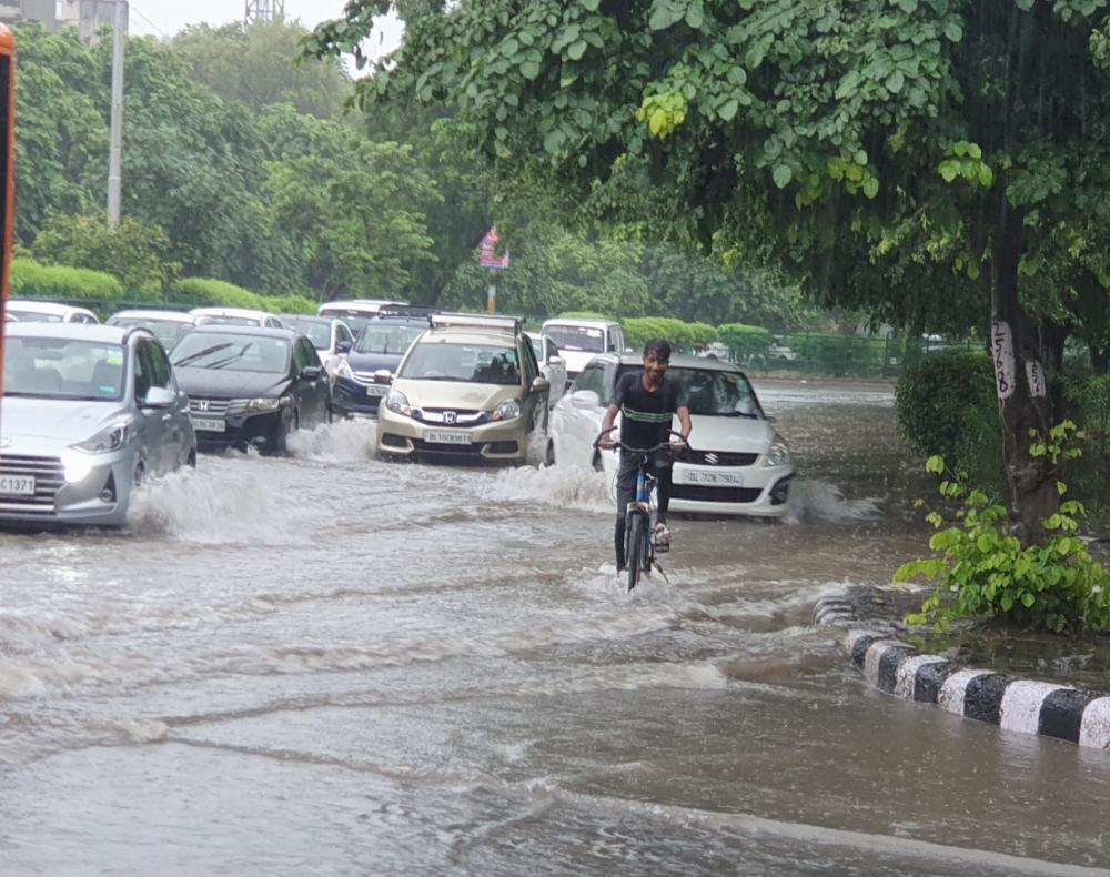 The Weekend Leader - Heavy rainfall in Delhi-NCR, IMD issues orange alert