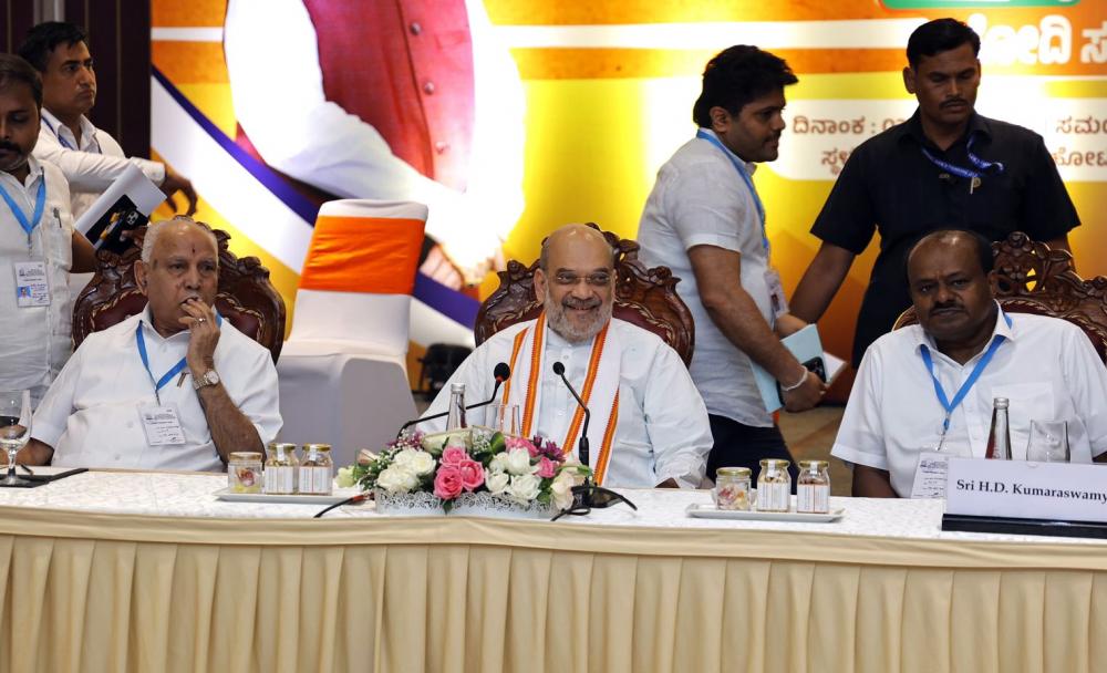 The Weekend Leader - Amit Shah Intervenes to Quell BJP Rebellion in Karnataka, Invites KS Eshwarappa for Talks