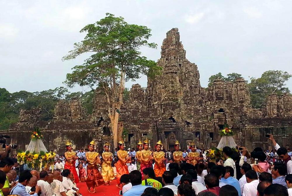 The Weekend Leader - Cambodia's famed Angkor Wat sees 98.6% drop in foreign visitors