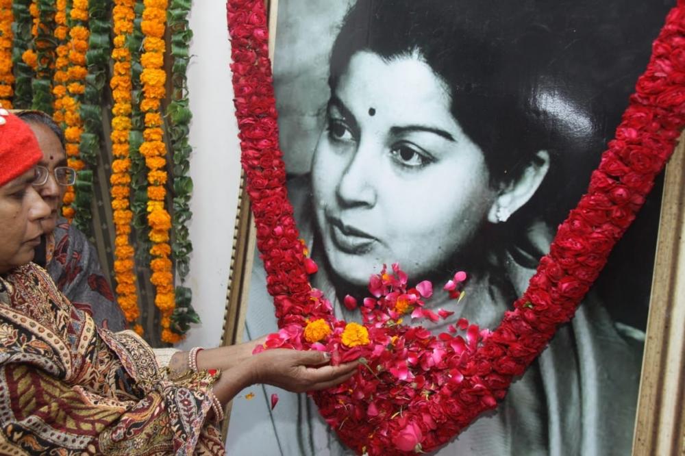 The Weekend Leader - PIL in Madras HC for scrapping probe into Jayalalithaa death