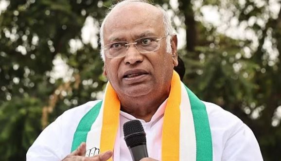 The Weekend Leader - 'Modi Ki Guarantee' A Cruel Joke On 140 Crore Indians: Kharge Retorts To PM's 'Unfulfilled' Poll Promises Jibe