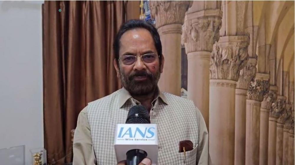 The Weekend Leader - Mukhtar Abbas Naqvi Slams Karnataka Minister for Calling Savarkar a 'Beef Eater'