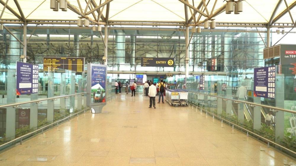 The Weekend Leader - Hyderabad Airport handles 4 lakh domestic passengers in June