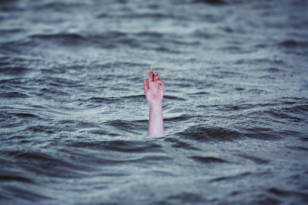 The Weekend Leader - youths drowned in Nagpur river, search on for 4 bodies