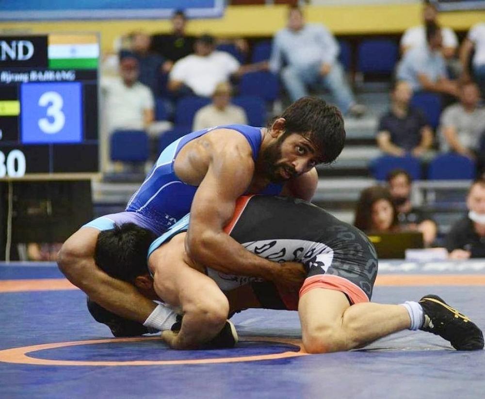 The Weekend Leader - Olympics: Bajrang loses in semis; to fight for bronze medal