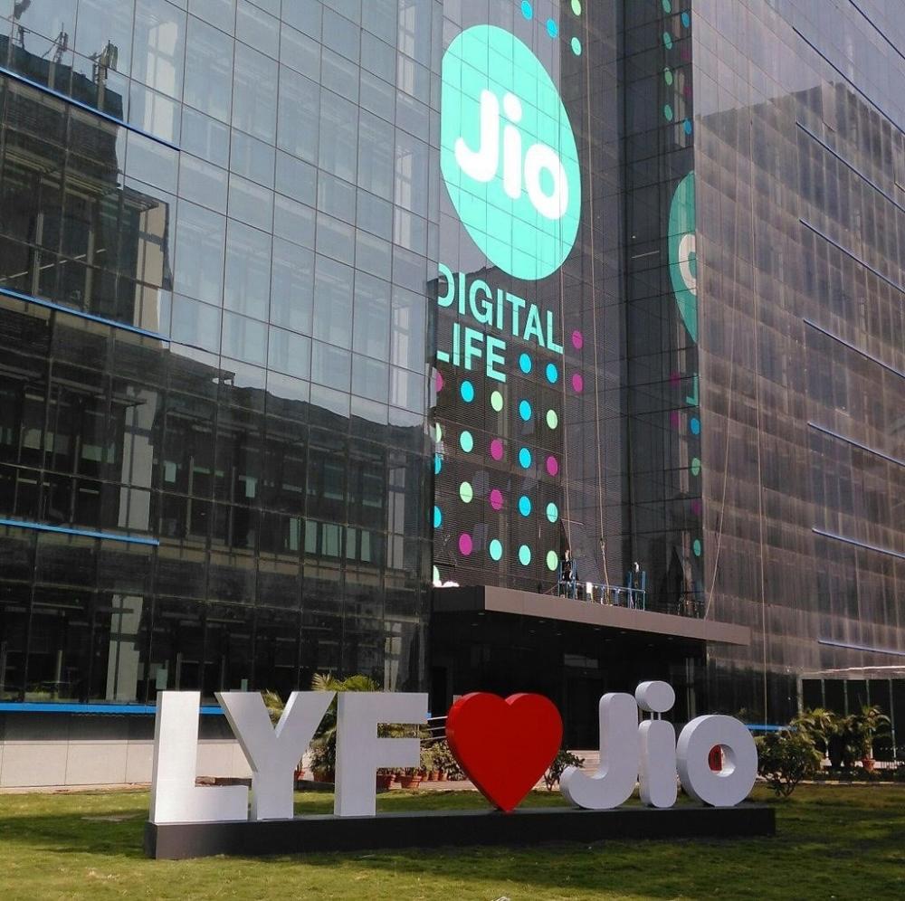 The Weekend Leader - #5YearsOfJio: Mukesh Ambani's Jio shares journey from Evolution to Revolution