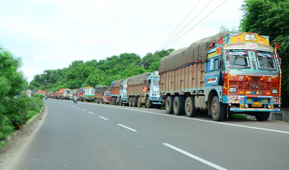 The Weekend Leader - India's road logistics market to reach $330 bn by 2025