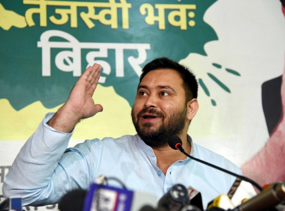 The Weekend Leader - Tejashwi slams Nitish for failure on liquor ban in Bihar