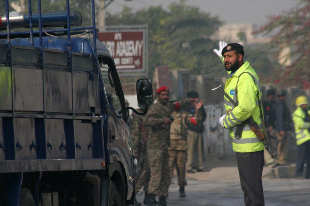 The Weekend Leader - Pak soldier killed in checkpost attack