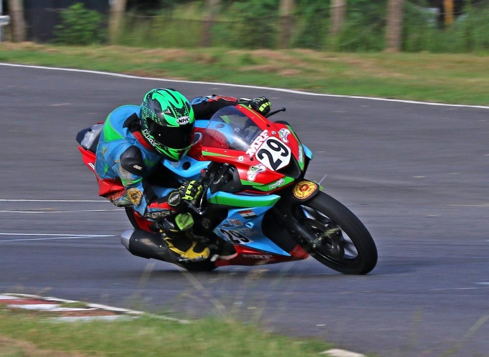 The Weekend Leader - Motorcycle nationals: Novice Alwin Sunder at pole; Ravikumar, Sethu top practice