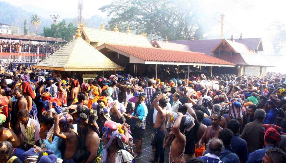 The Weekend Leader - Devotees allowed holy dip at Sabarimala temple amid easing of curbs