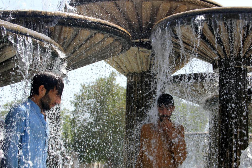 The Weekend Leader - Heatwave scorches Pak, cities record high temperatures