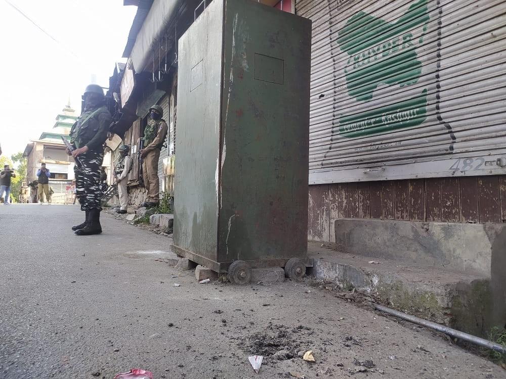 The Weekend Leader - CRPF man, civilian injured in grenade attack in J&K's Sopore