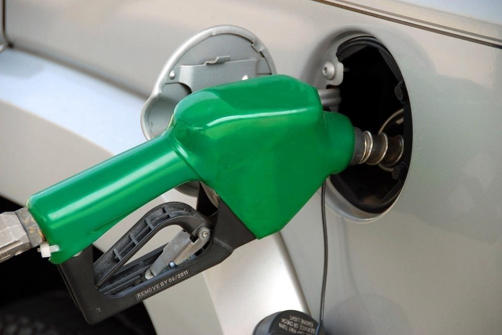 The Weekend Leader - Petrol, diesel prices remain unchanged for over a week