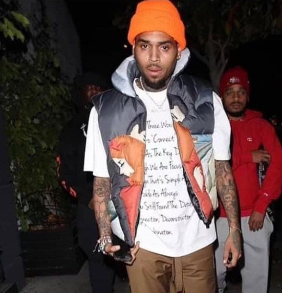 The Weekend Leader - Chris Brown's security guards file complaint against stranger