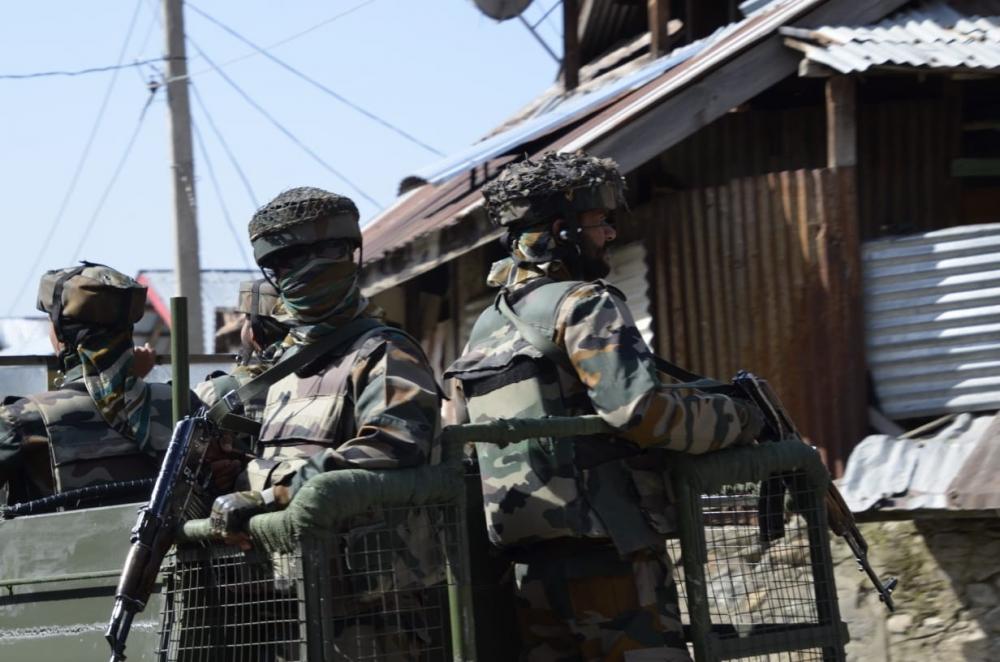 The Weekend Leader - Gunfight breaks out at Awantipore in J&K