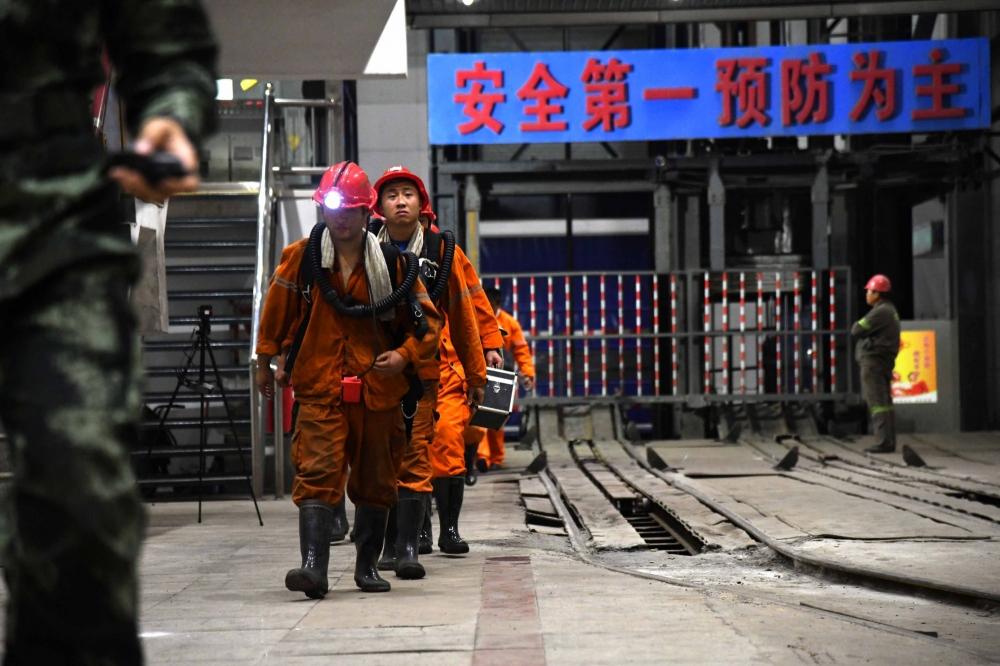 The Weekend Leader - Over 1,000 rescuers sent to save 14 people trapped in China tunnel