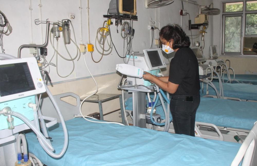 The Weekend Leader - Over 19,000 staff trained for ventilator operations: Govt