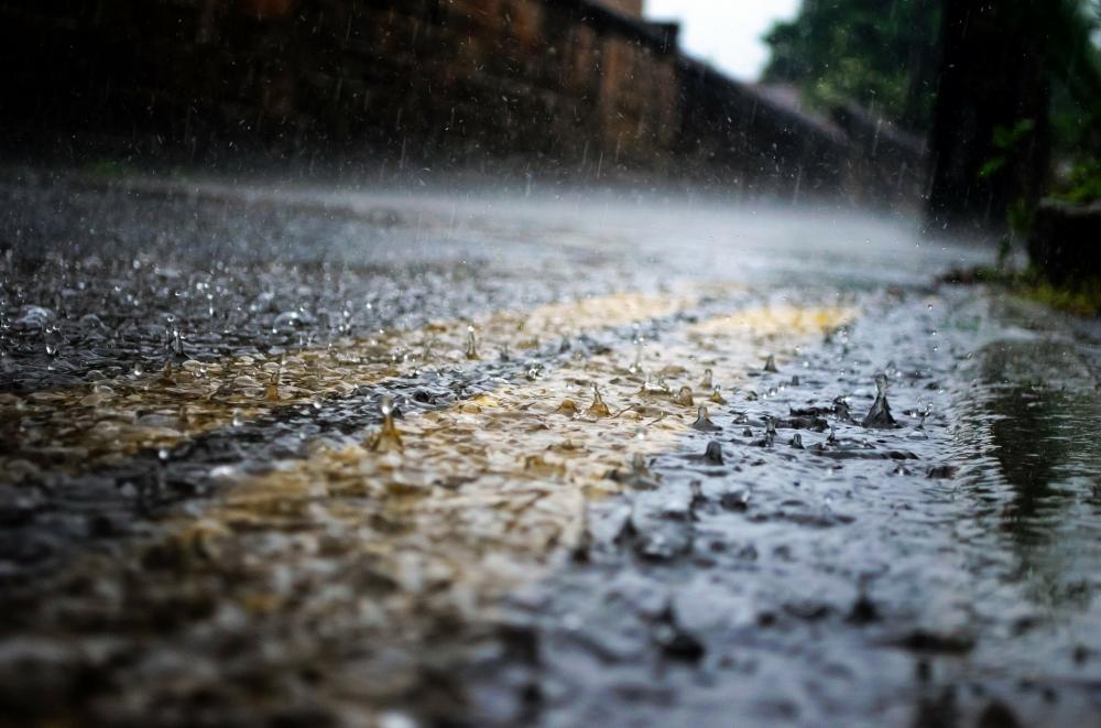 The Weekend Leader - Heavy rains in Gujarat, Anand gets 173 mm in 4 hours