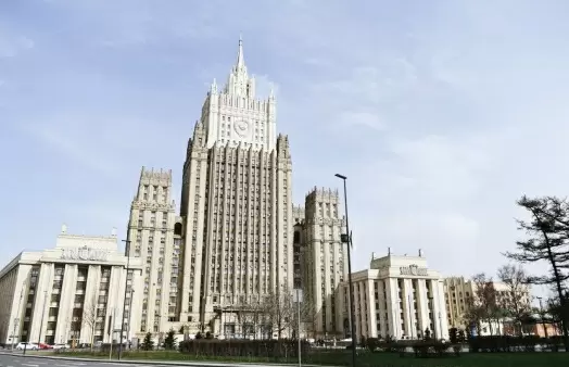 Russia suspends mission to NATO