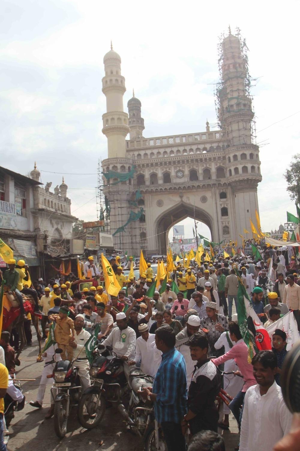 The Weekend Leader - Governors, CMs of Telugu states greet Muslims on Eid-e-Milad