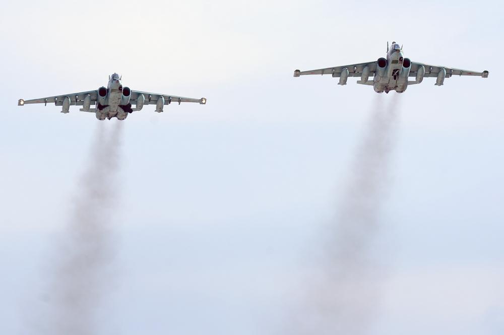 The Weekend Leader - Russian fighters escort US bombers above Black Sea