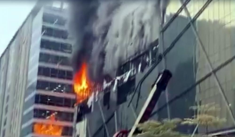 The Weekend Leader - Fire Breaks Out In High-Rise Building In Hyderabad’s IT Hub