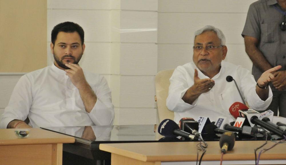 The Weekend Leader - Tejashwi Yadav blames Nitish Kumar for split in LJP