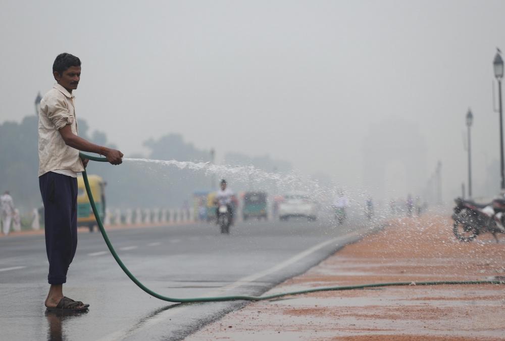 The Weekend Leader - Delhi's air quality improves to 'poor'