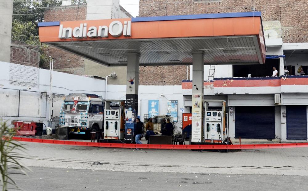 The Weekend Leader - Petrol price on a roll, consumers spared big hike in diesel