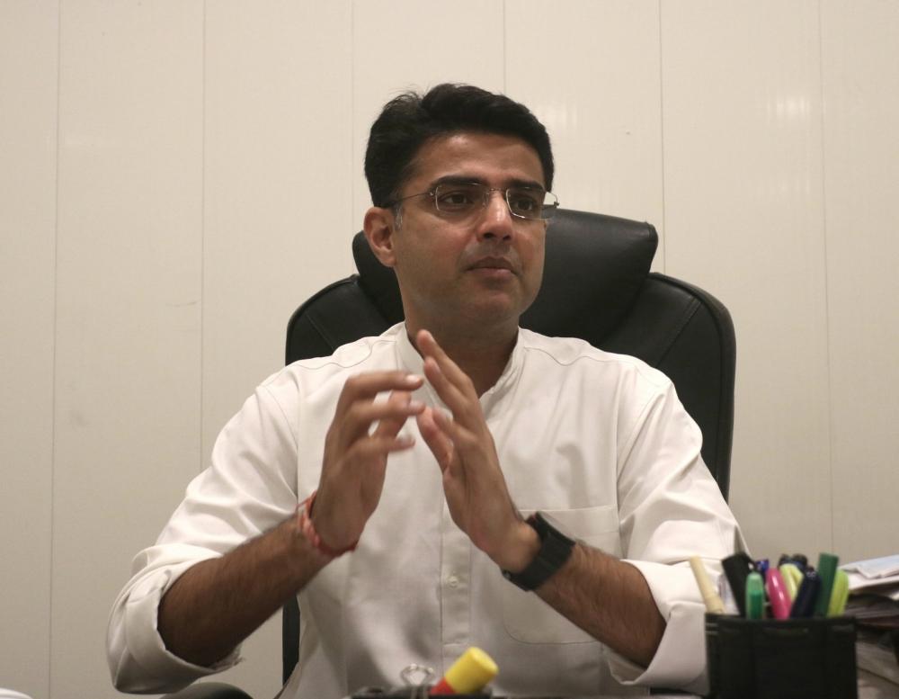 The Weekend Leader - Sachin Pilot meets Rahul, Priyanka also joins in