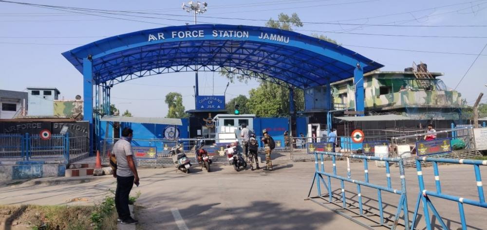 The Weekend Leader - 2 low intensity blasts at Jammu Air Force Station, use of drones suspected