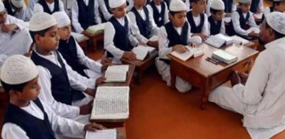 The Weekend Leader - UP govt to come with mobile app for madrasa students