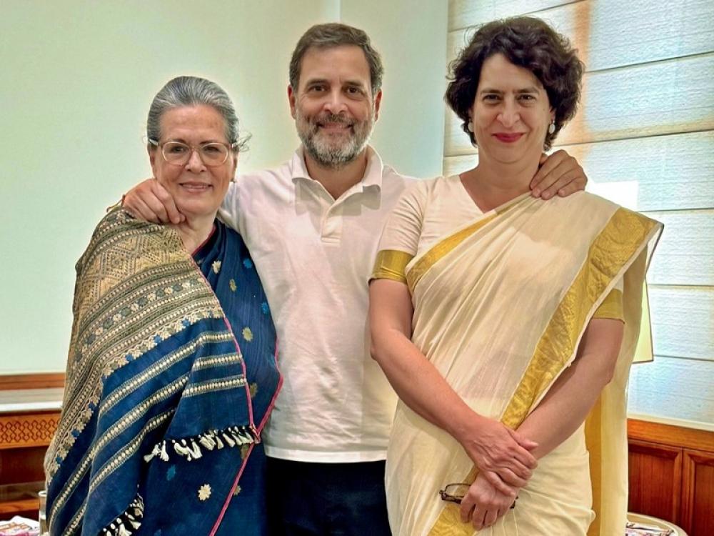 The Weekend Leader - Brother-Sister Duo: Priyanka And Rahul Revive Nehru-Gandhi Family's Historic Presence In Parliament