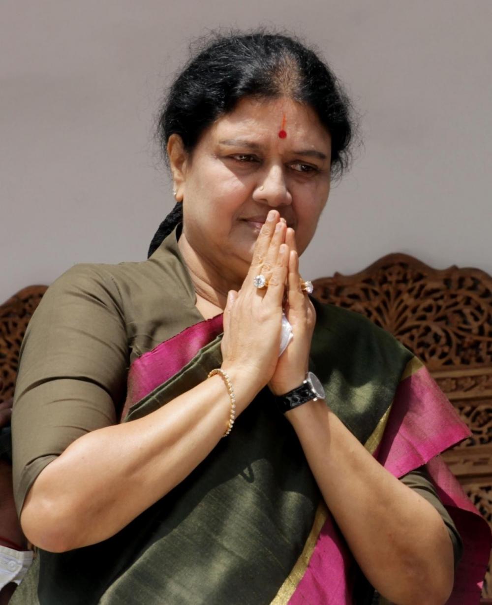 The Weekend Leader - FIR lodged against Sasikala over 'threat' to ex-minister