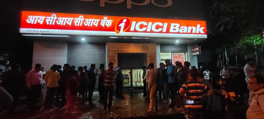 The Weekend Leader - Axis Bank sacks Manager who looted ICICI Bank, killed woman officer