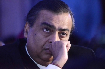 SEBI imposes fine on Mukesh Ambani, RIL for 'manipulative trading'