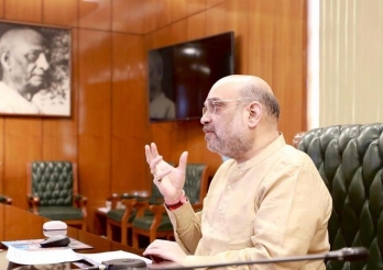 Shah calls up Dona Ganguly to know Sourav's well-being