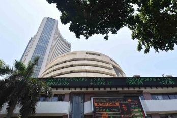 Profit booking, global cues drags market lower, FMCG stocks fall