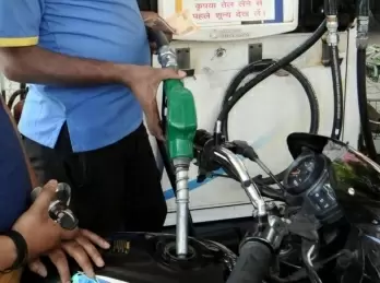 Double century in Sri Ganganagar: Petrol-diesel cross Rs 100/l mark