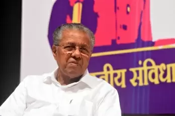Kerala CM writes to K'taka oppn leader on language row