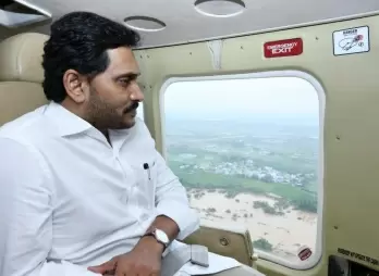 Andhra flood situation grim; CM reviews flood damage, relief measures