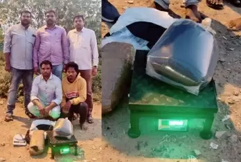 Five litres hashish oil seized in K'taka; 2 arrested