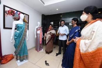 ?Telangana to distribute 99 lakh sarees for 'Bathukamma'