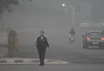 Delhi's air quality 'poor', IMD forecasts clear skies